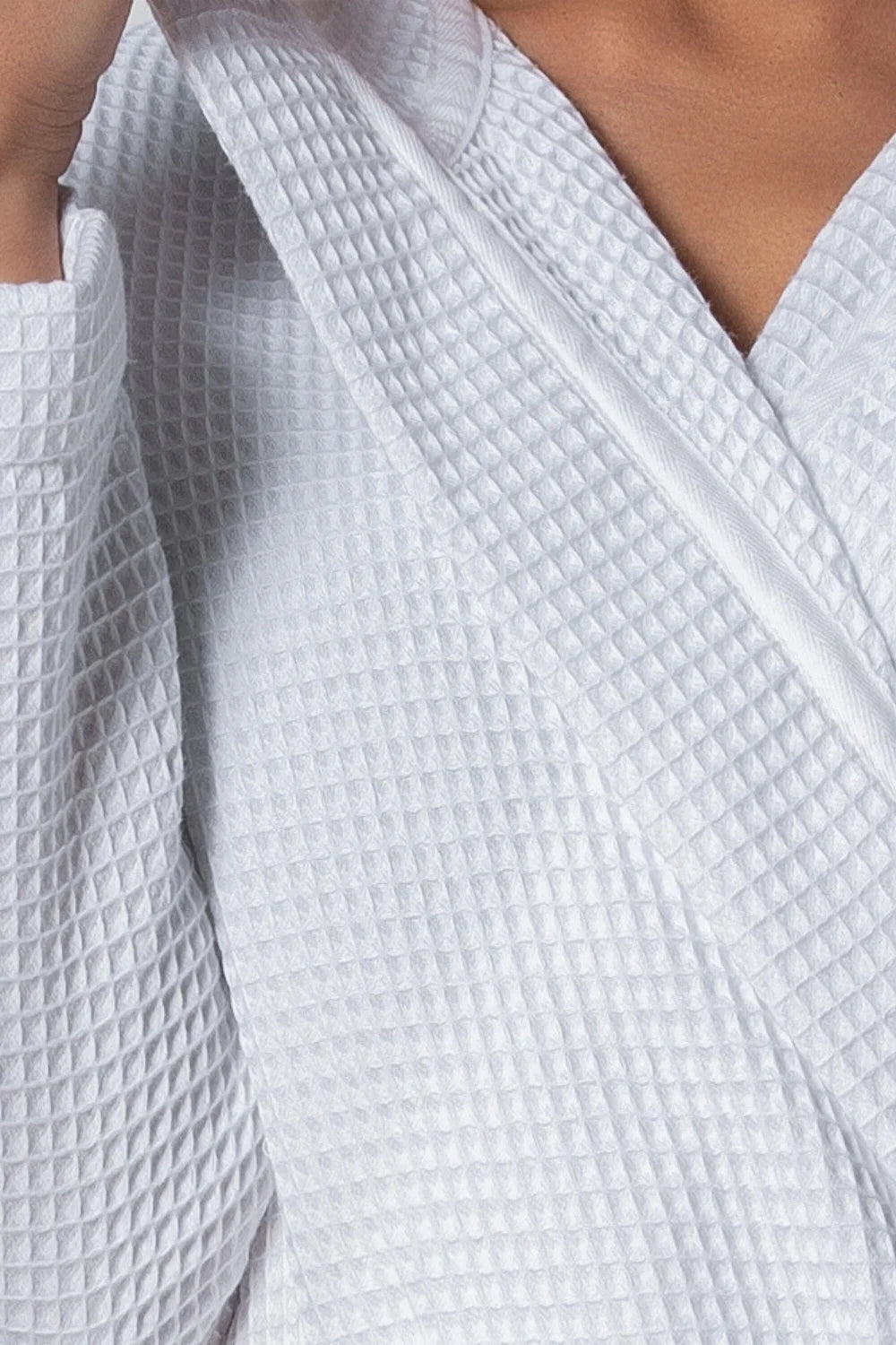 Belmanetti Waffle Bamboo Blend Hooded Robe in white - Everyday spa comfort