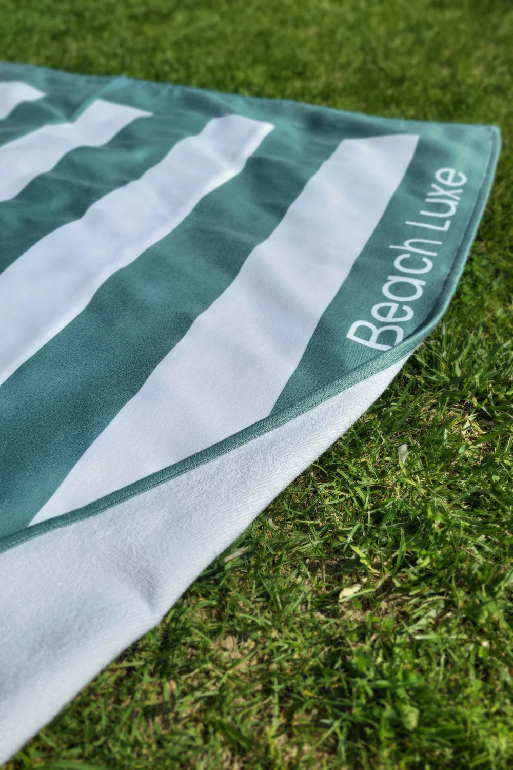 Belmanetti Quick Dry Dual Sided Beach Towel - Year-round coziness