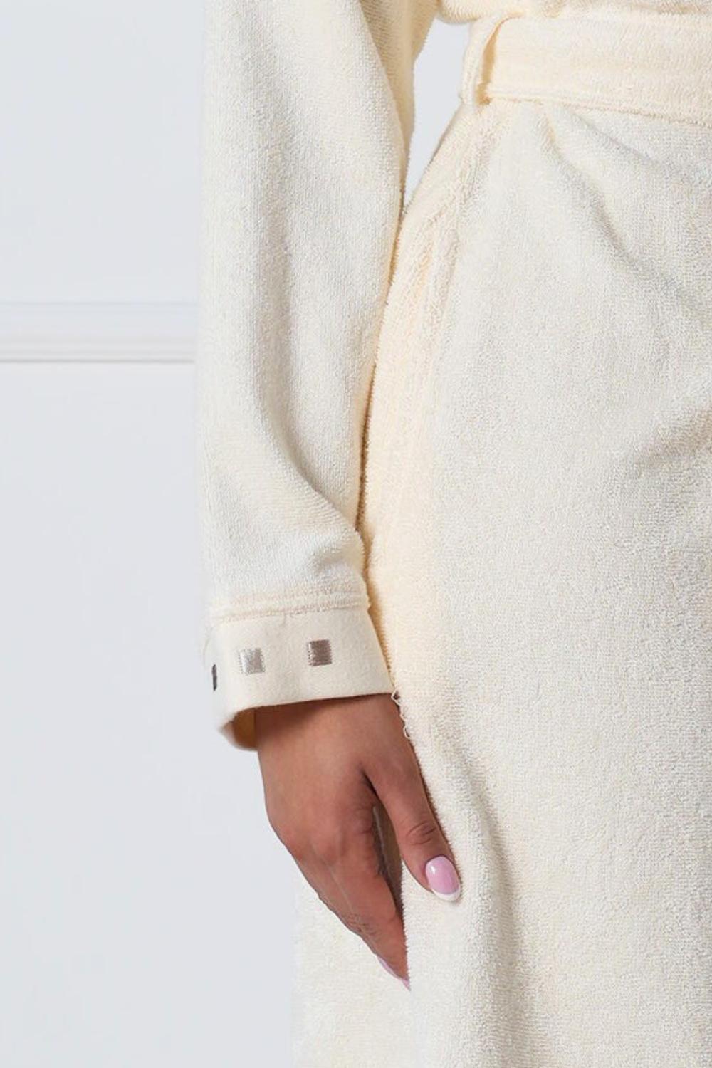 Belmanetti Short Kimono Style Bathrobe Bamboo Cotton in 201 Cream - European craftsmanship