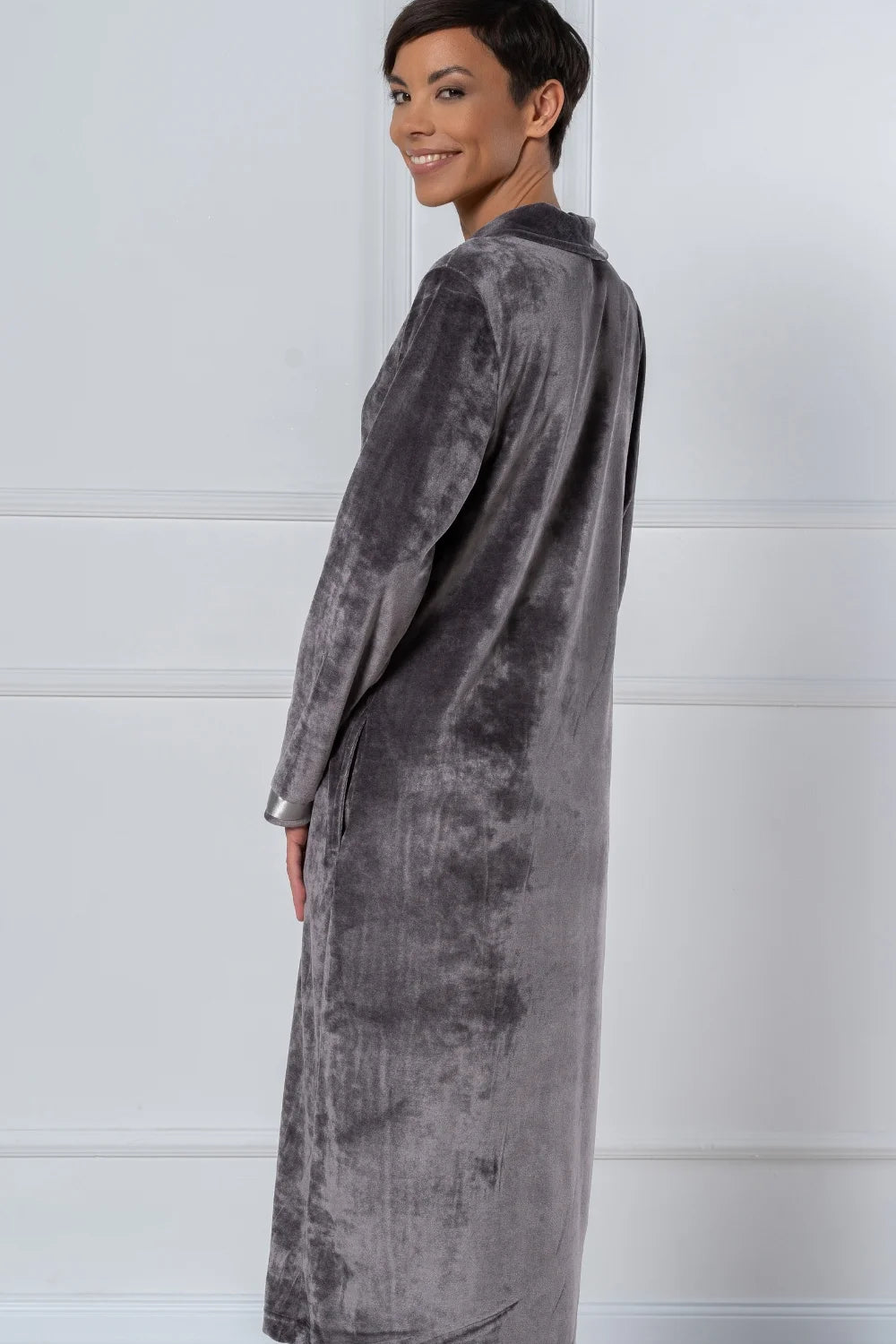 Belmanetti Long Modal Nicky Velour Robe With in Shark grey - Gift-ready packaging