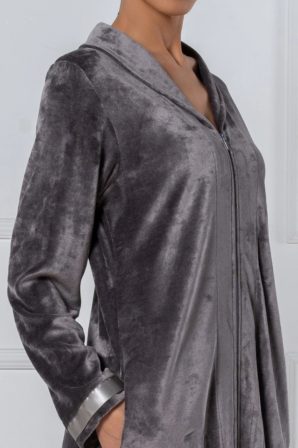 Belmanetti Long Modal Nicky Velour Robe With in Shark grey - Free returns