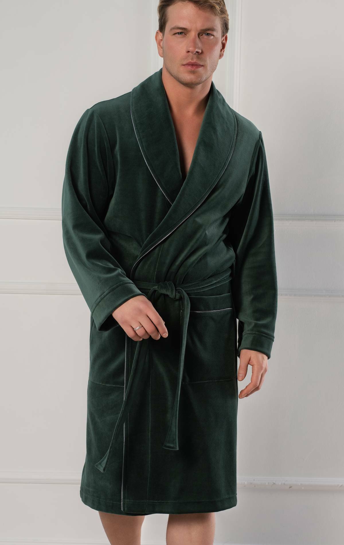 Men’s Shawl Collar Bathrobe in Soft Cotton Velour