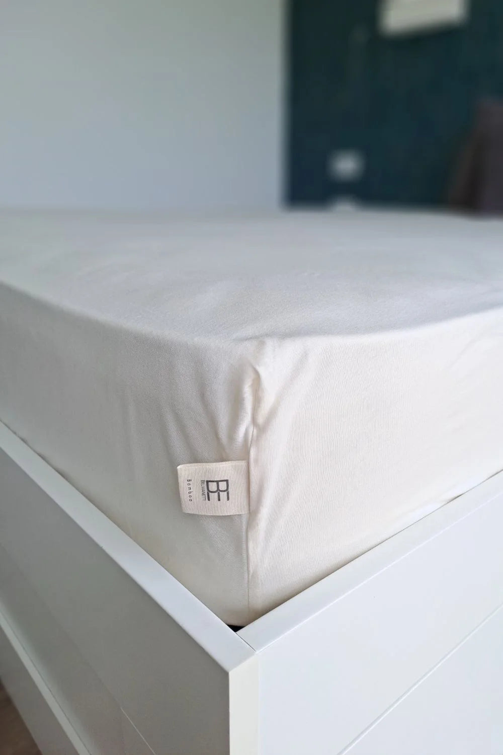 Belmanetti Bamboo Cotton Fitted Bed Sheet Luxe in cream - Premium quality fabrics