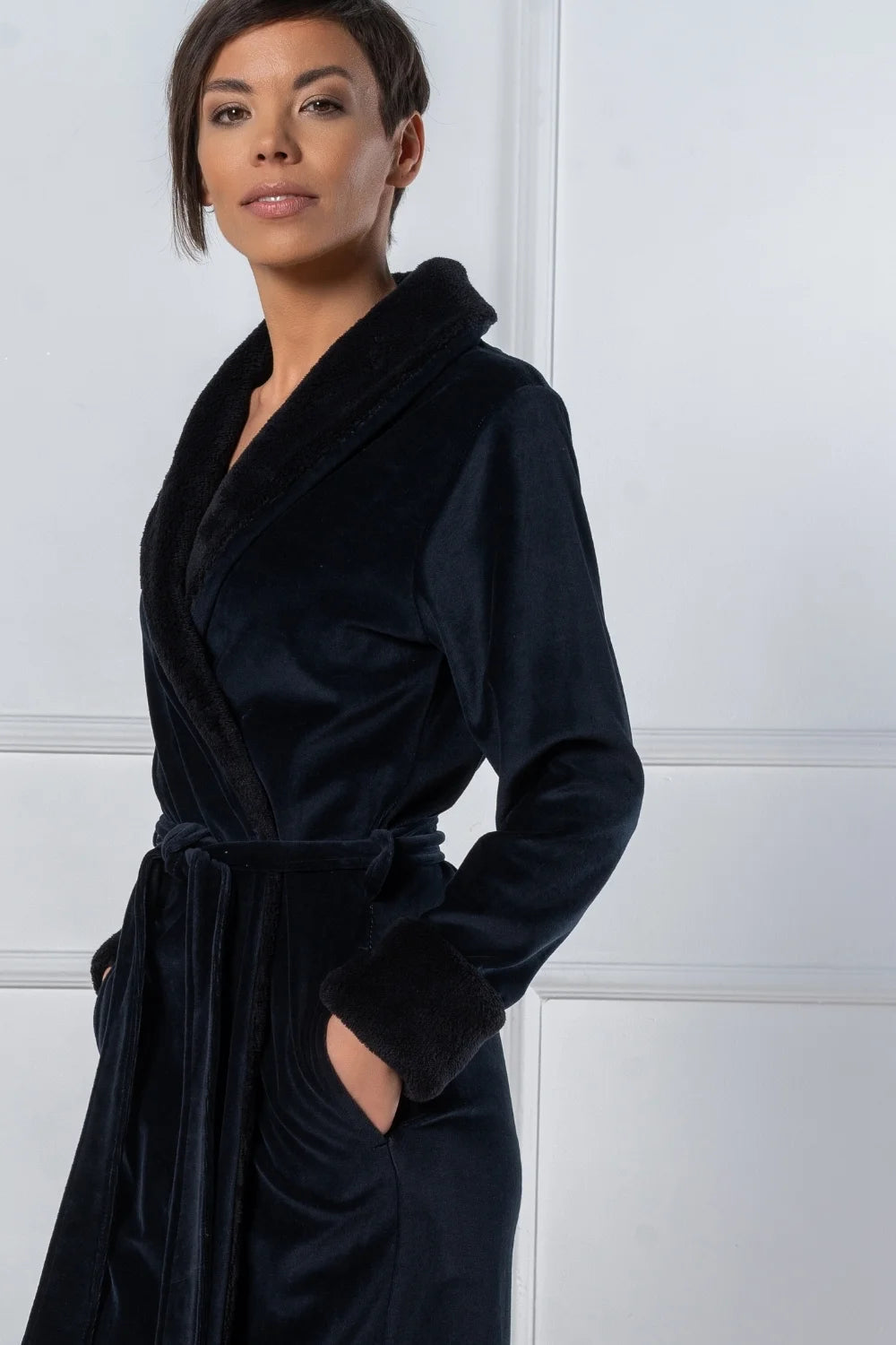 Belmanetti Luxurious Nicky Velour Long Shawl Collar in Petrol - Free returns