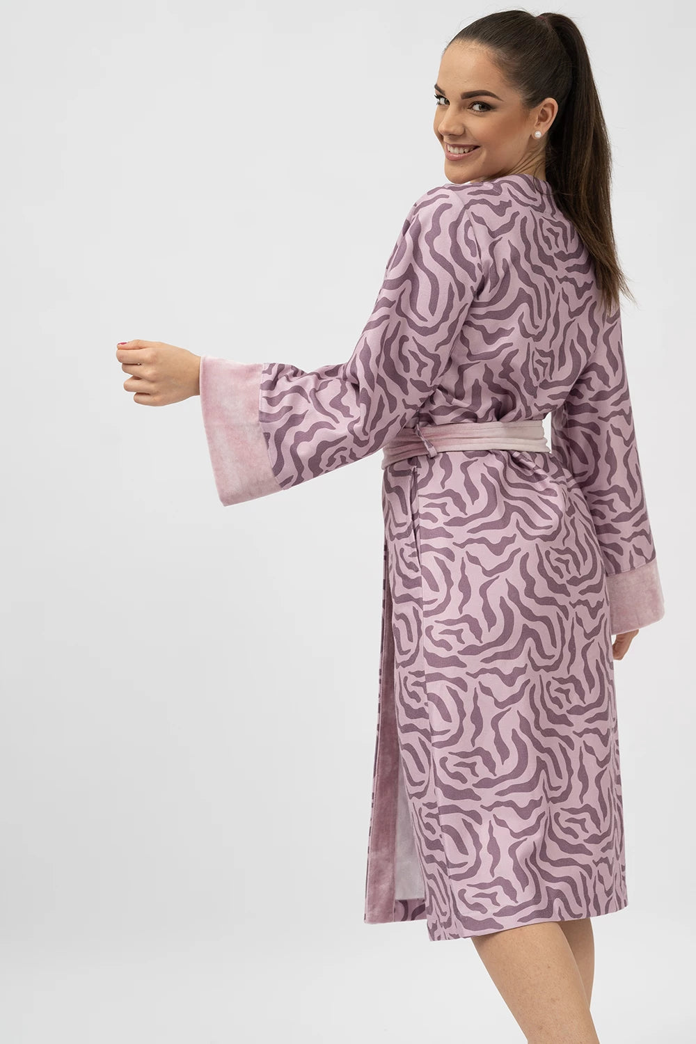 Belmanetti Luxurious Japanese Style Printed Kimono in Mauve - Everyday spa comfort