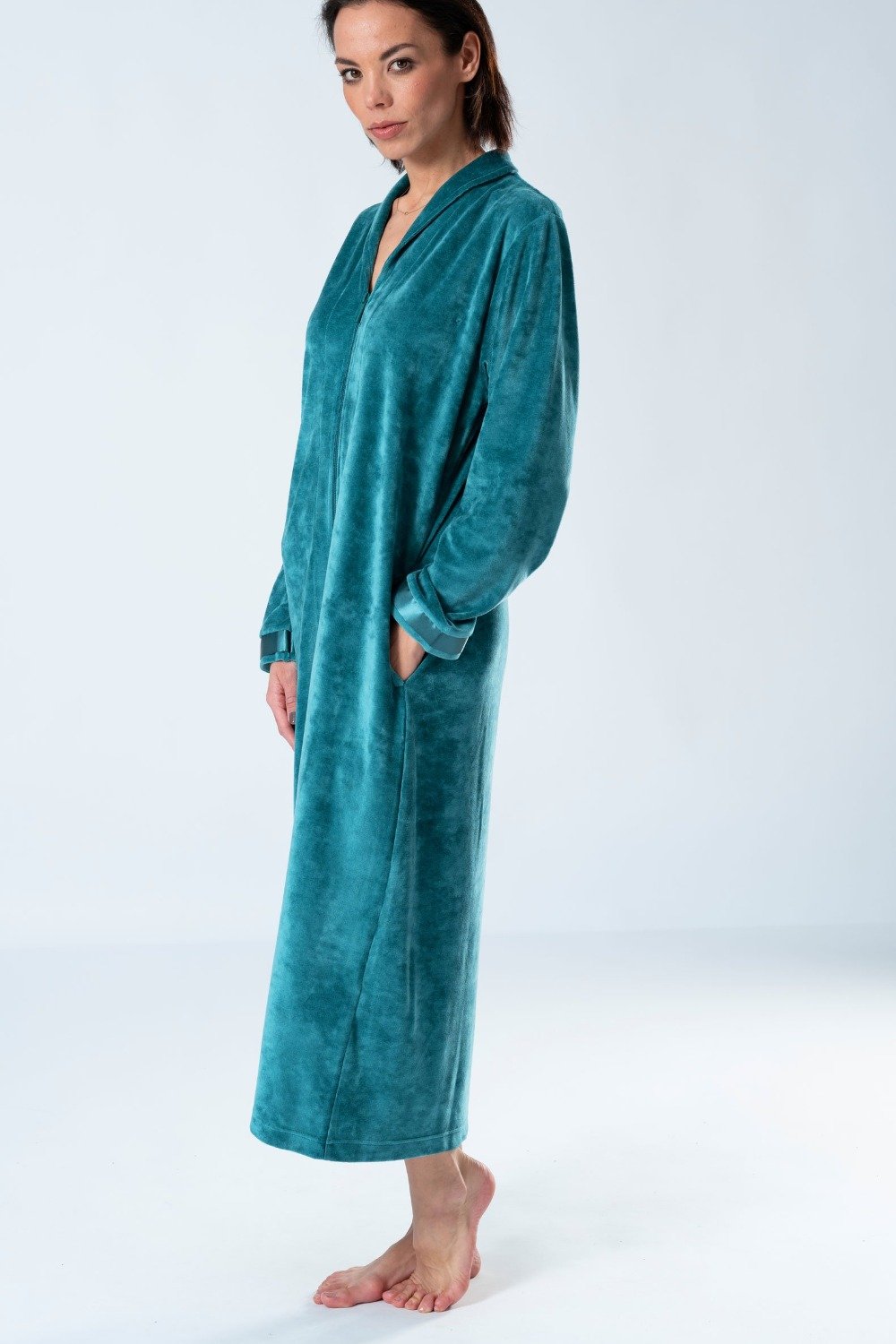 Belmanetti Long Modal Nicky Velour Robe With in Night Blue - Ideal for spa and home