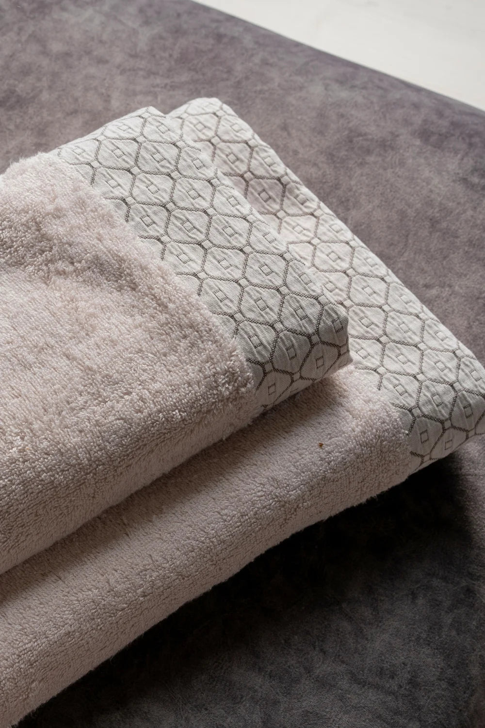 Belmanetti Bamboo Blended Towel With Deluxe Trim - Gift-ready packaging