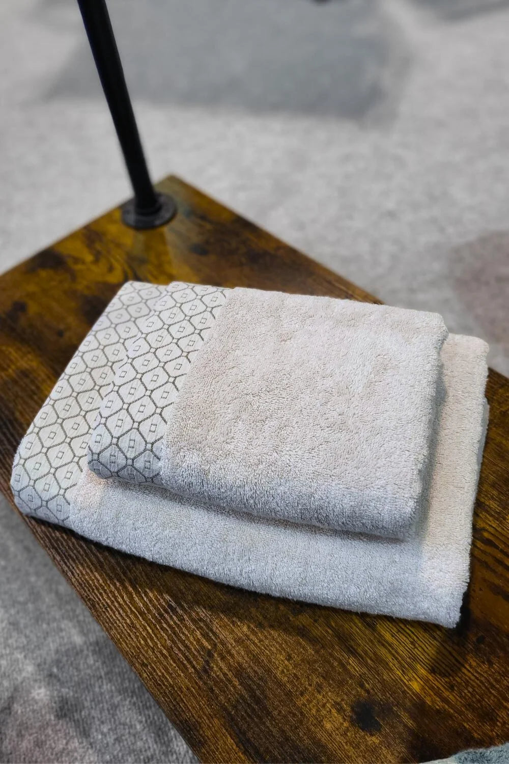 Belmanetti Bamboo Blended Towel With Deluxe Trim - Fast EU shipping