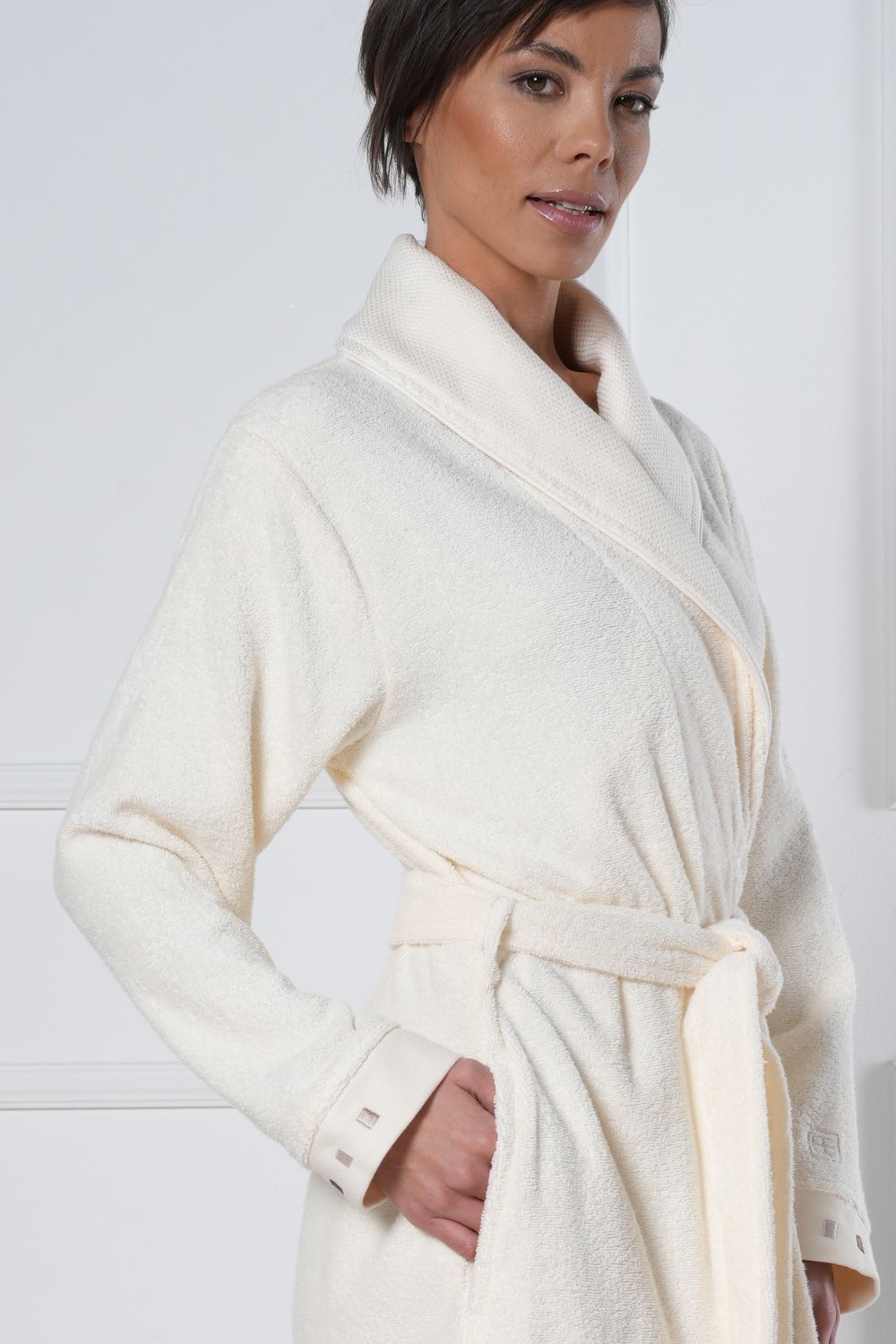 Belmanetti Eco Friendly Bamboo Cotton Shawl Collar in Cream - Free delivery available