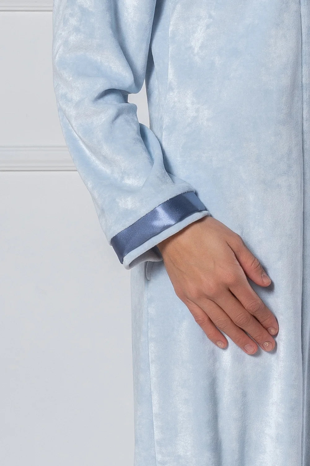 Belmanetti Long Modal Nicky Velour Robe With in Night Blue - Long-lasting luxury