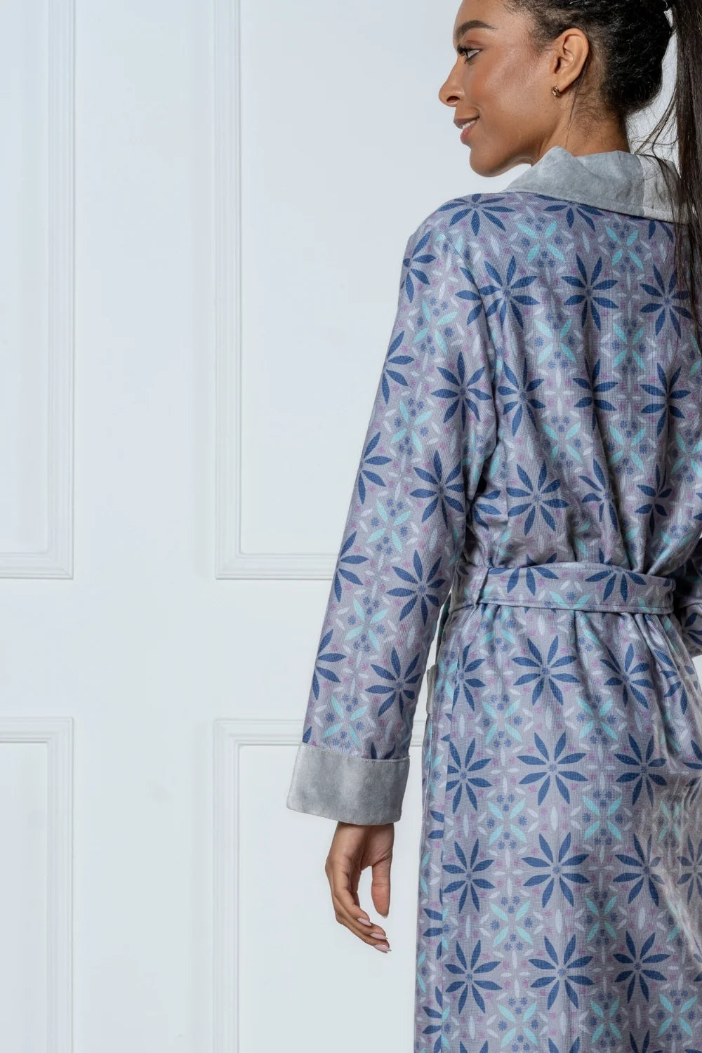 Belmanetti 8801 Lausanne Printed Bamboo Df Shawl in Mauve - Ideal for spa and home