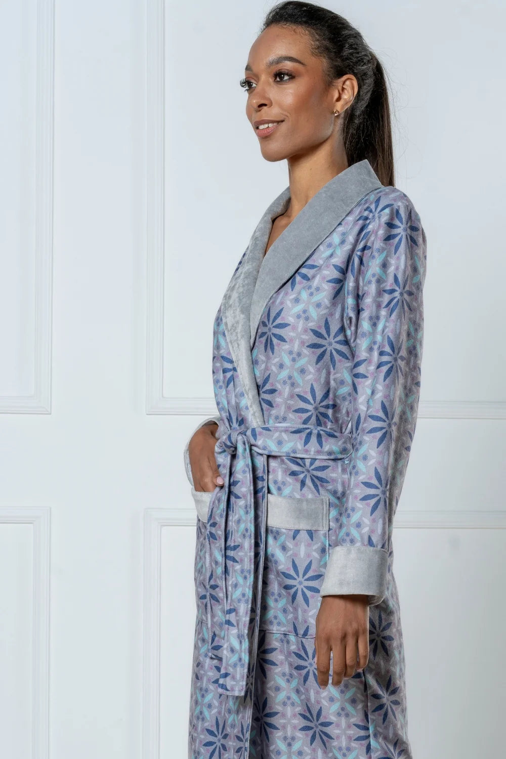 Belmanetti 8801 Lausanne Printed Bamboo Df Shawl in Mauve - Lounge-ready comfort