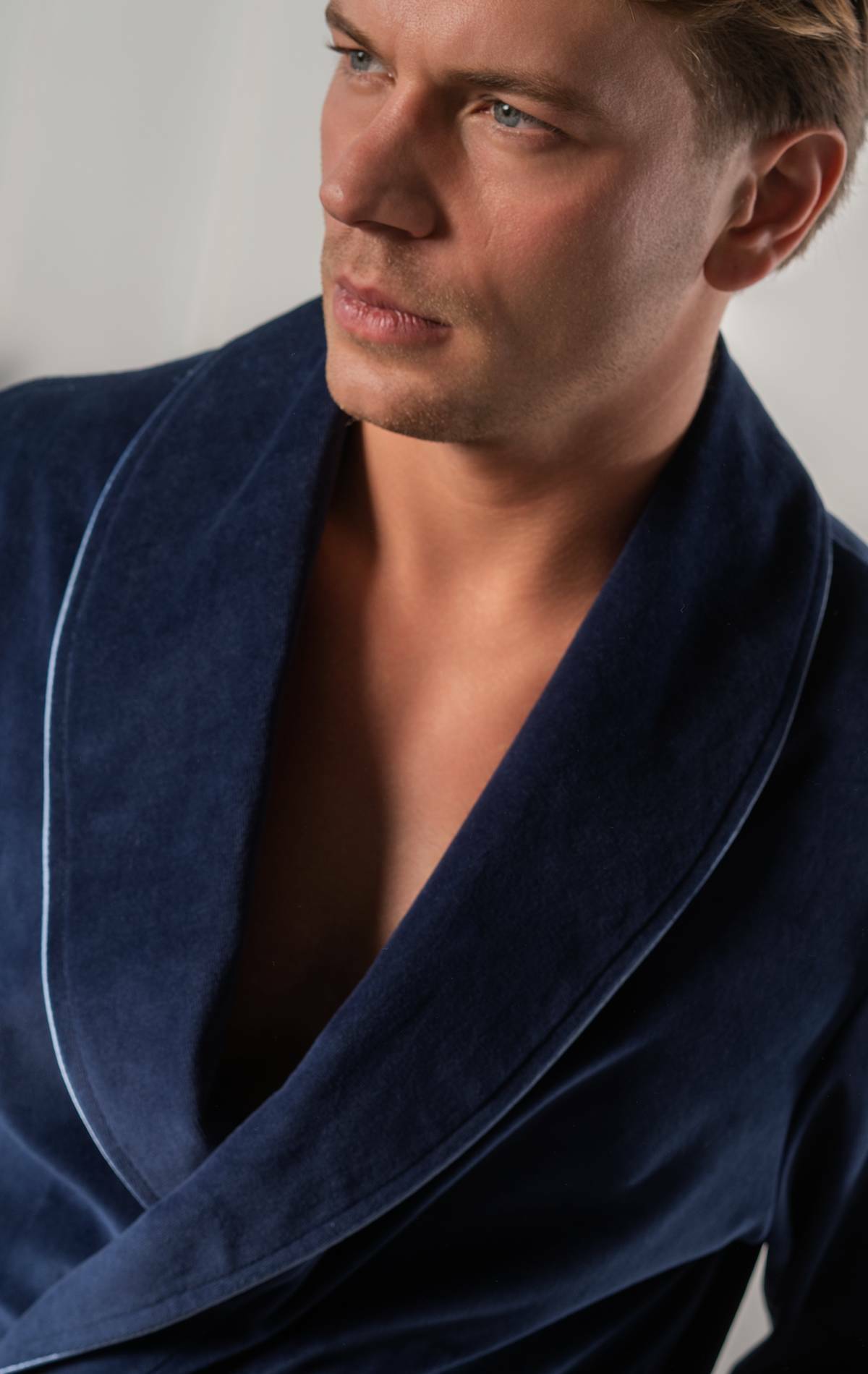 Men’s Shawl Collar Bathrobe in Soft Cotton Velour