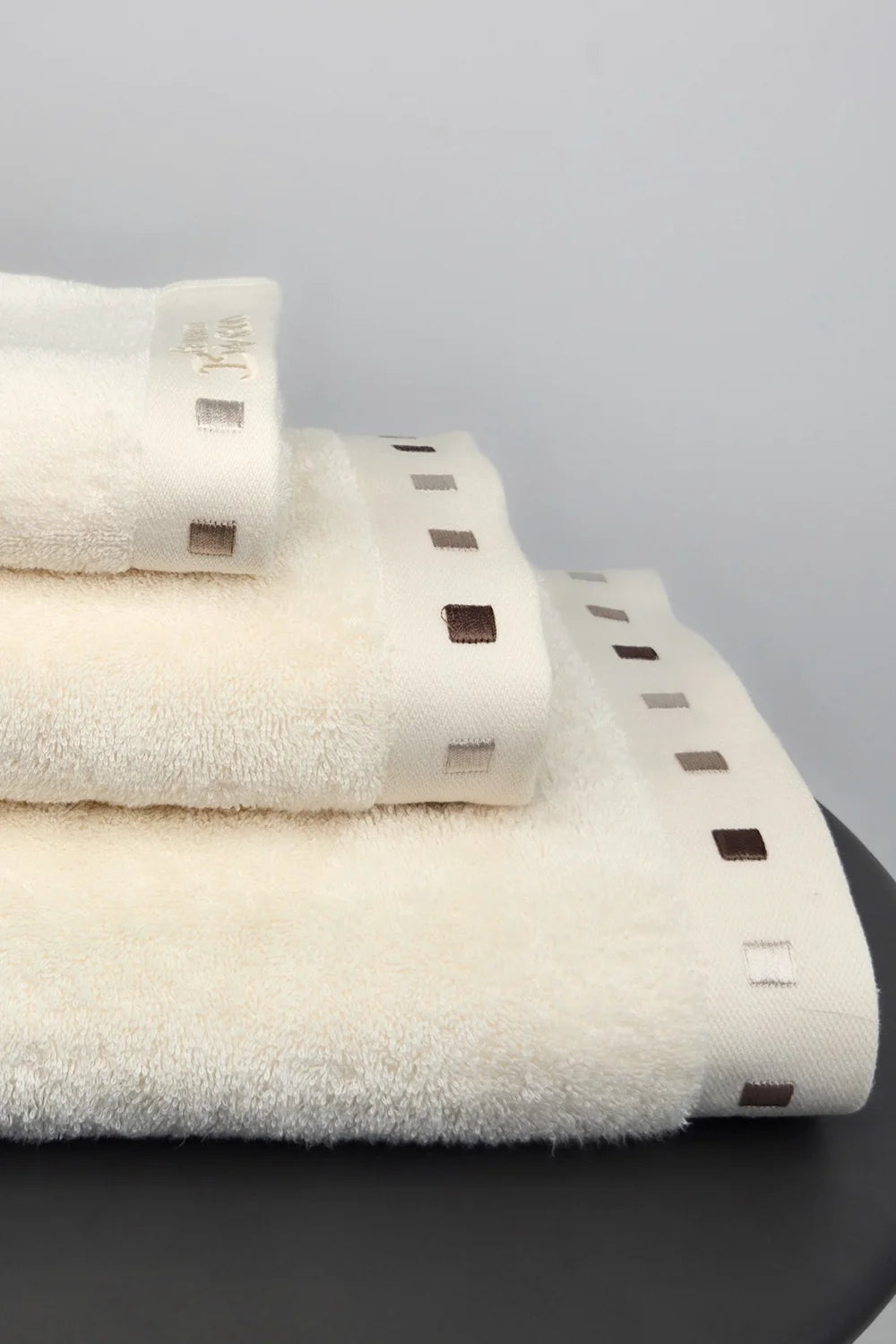 Bamboo-Cotton Towel – Velvety Soft, Made in Europe