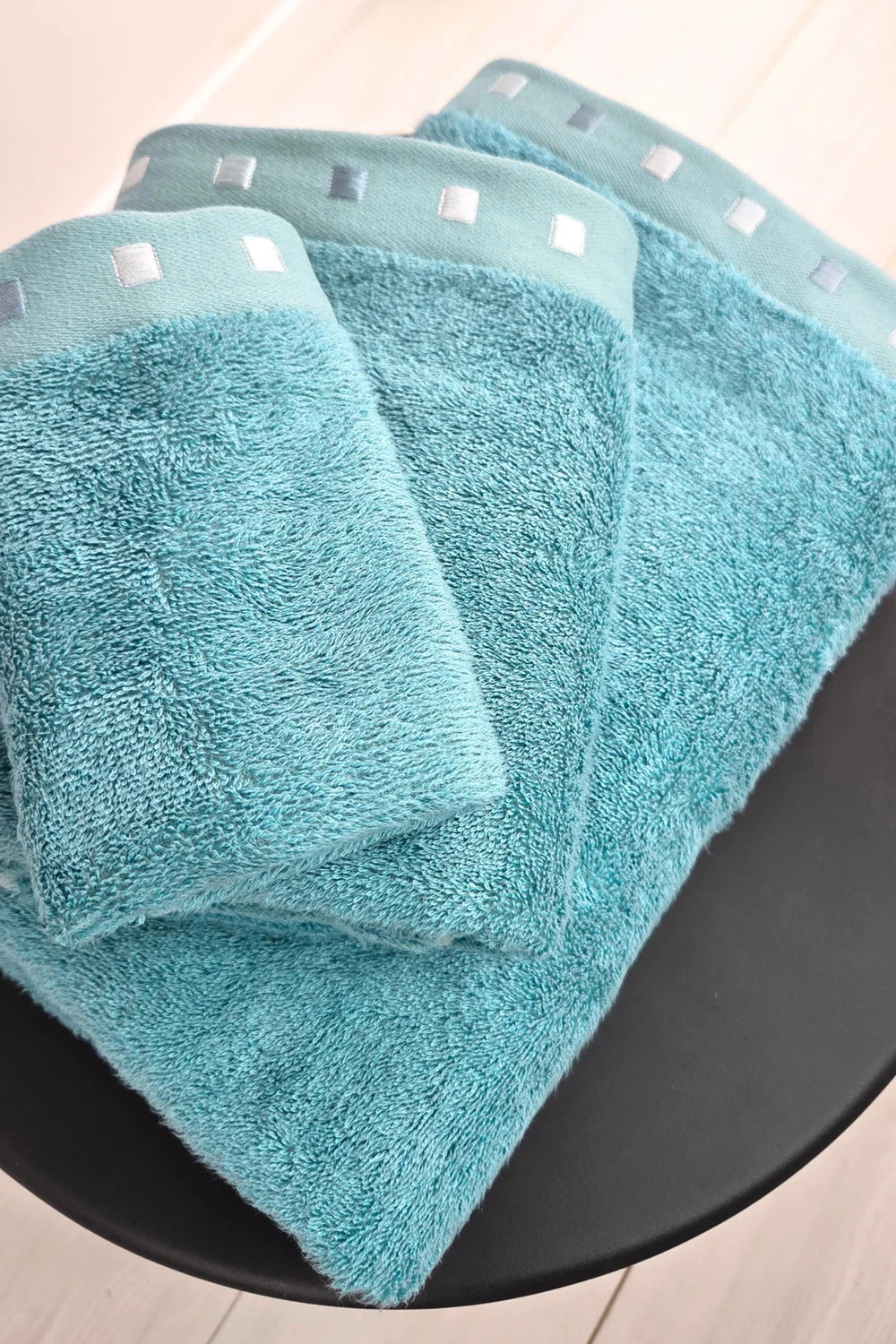 Bamboo-Cotton Towel – Velvety Soft, Made in Europe
