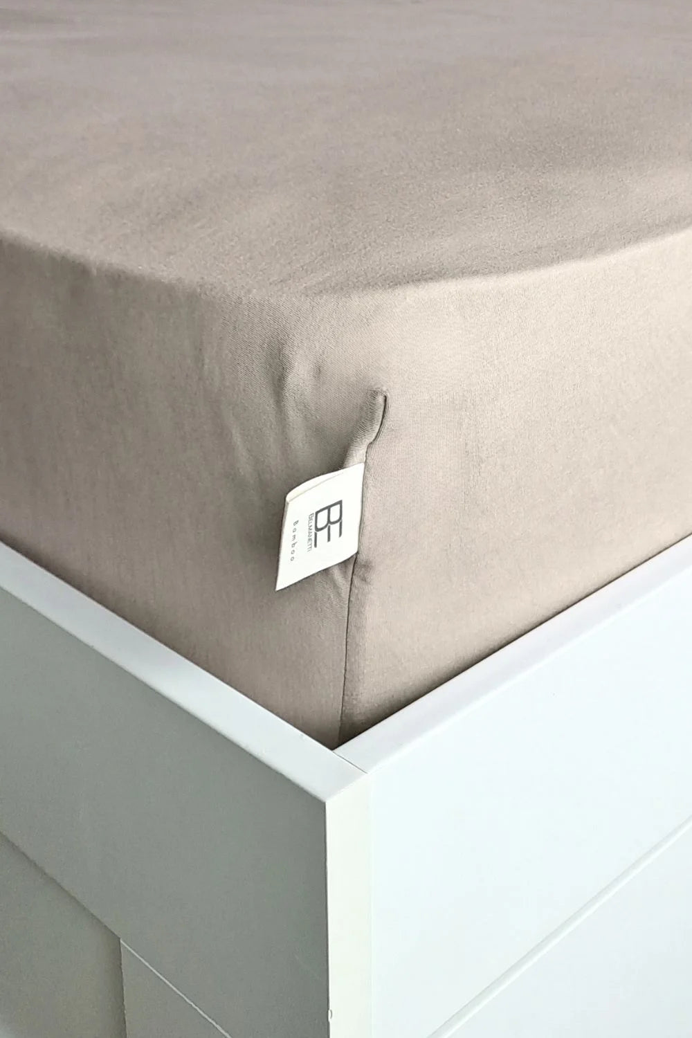 Belmanetti Bamboo Cotton Fitted Bed Sheet Luxe in gray - Lounge-ready comfort