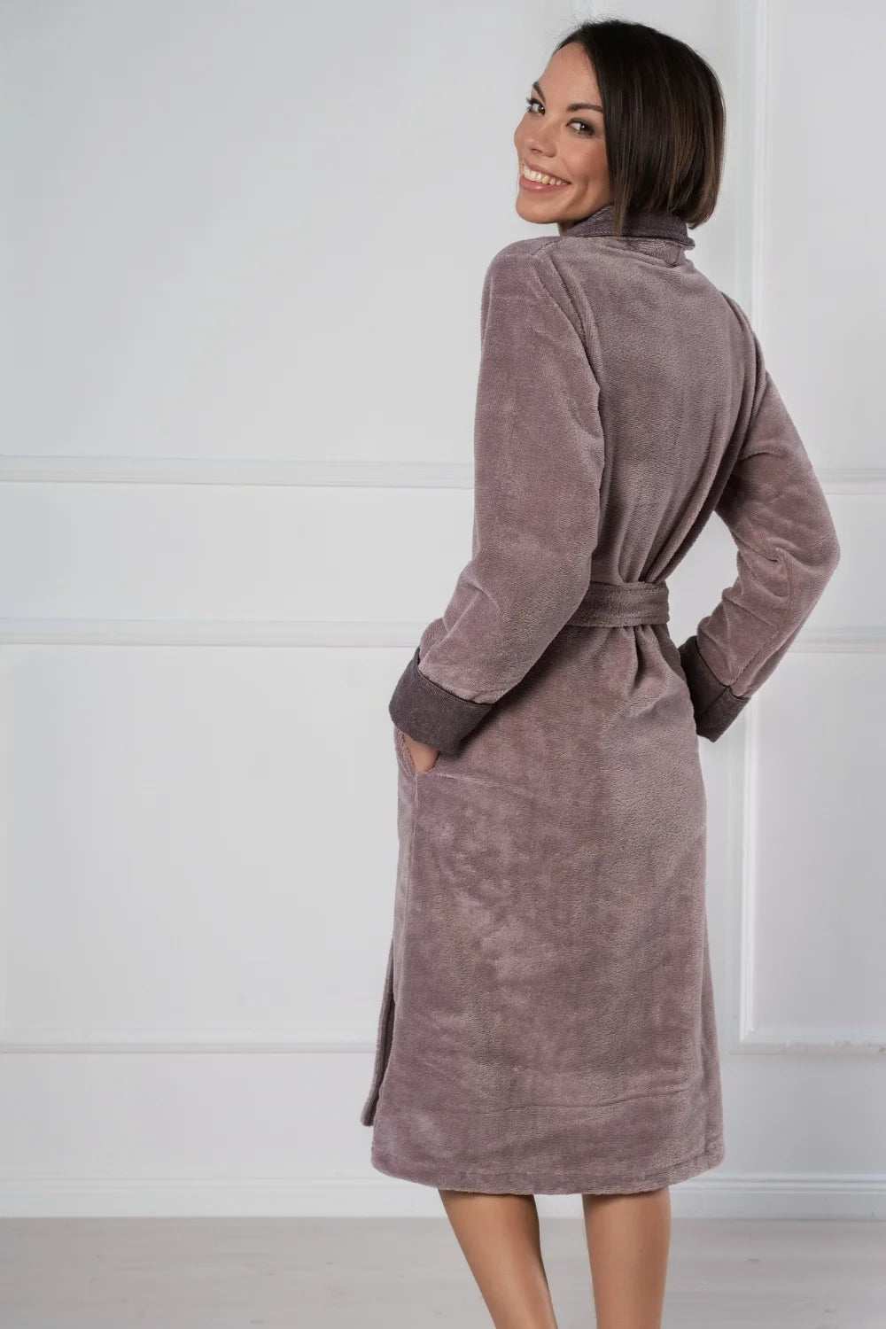 Women’s Dual-Tone Shawl Collar Bathrobe in Bamboo Velour Terry