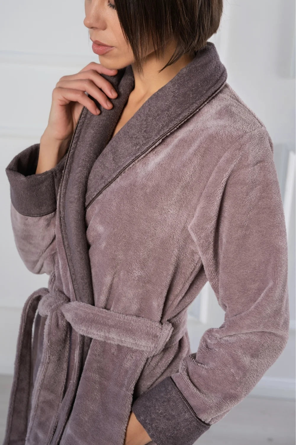 Women’s Dual-Tone Shawl Collar Bathrobe in Bamboo Velour Terry