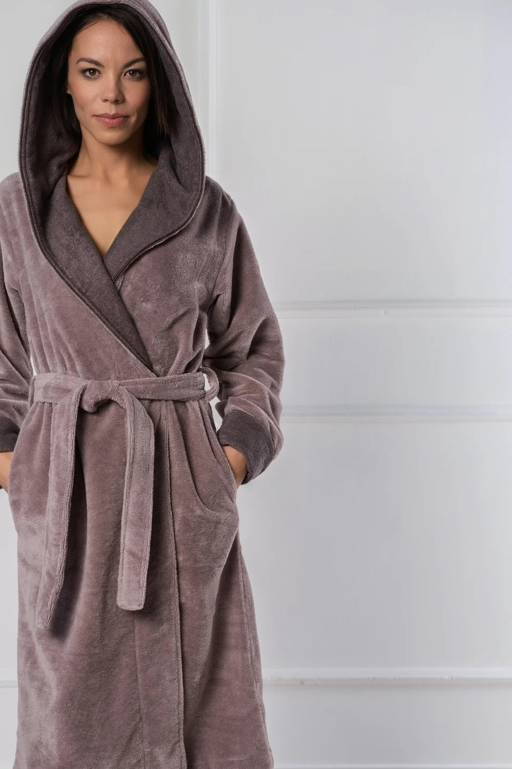 Women’s Dual-Tone Hooded Bathrobe in Bamboo Velour Terry