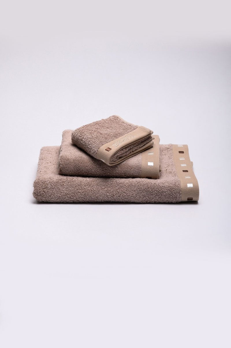 Belmanetti Bamboo Cotton Towel Extra Absorbent And in Brown - Lounge-ready comfort